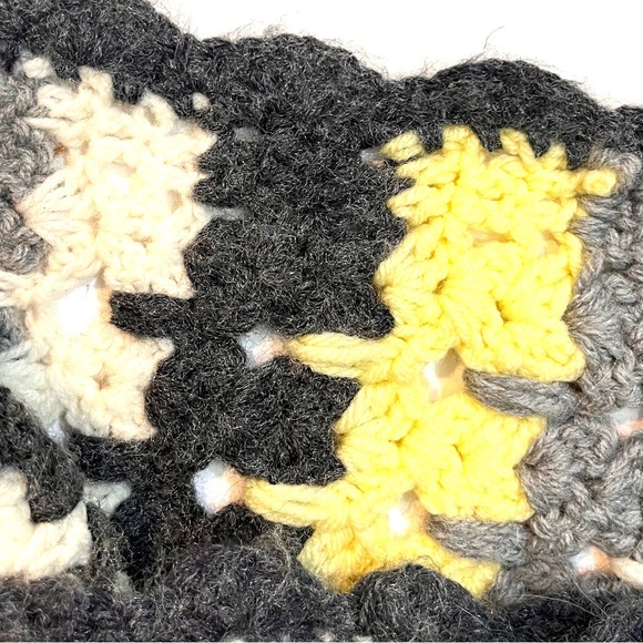 Vintage Granny Colorful Hand Knit Throw - Picture 5 of 5